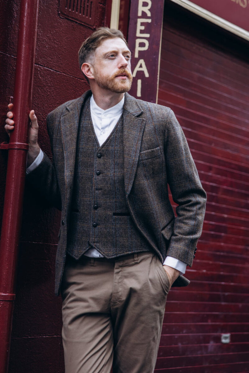 Brown Hunting Tweed Three-Piece Suit - Image 5