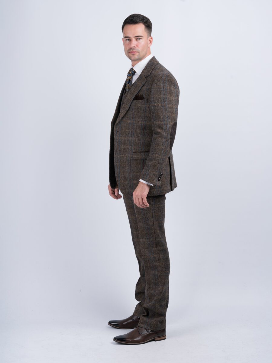 Brown Hunting Tweed Three-Piece Suit - Image 2